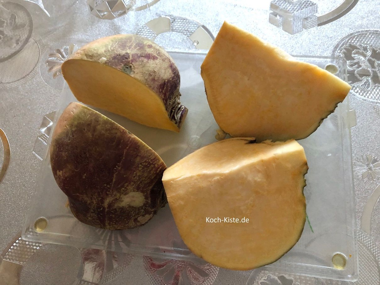 und halbiere/ viertel die Steckrübe