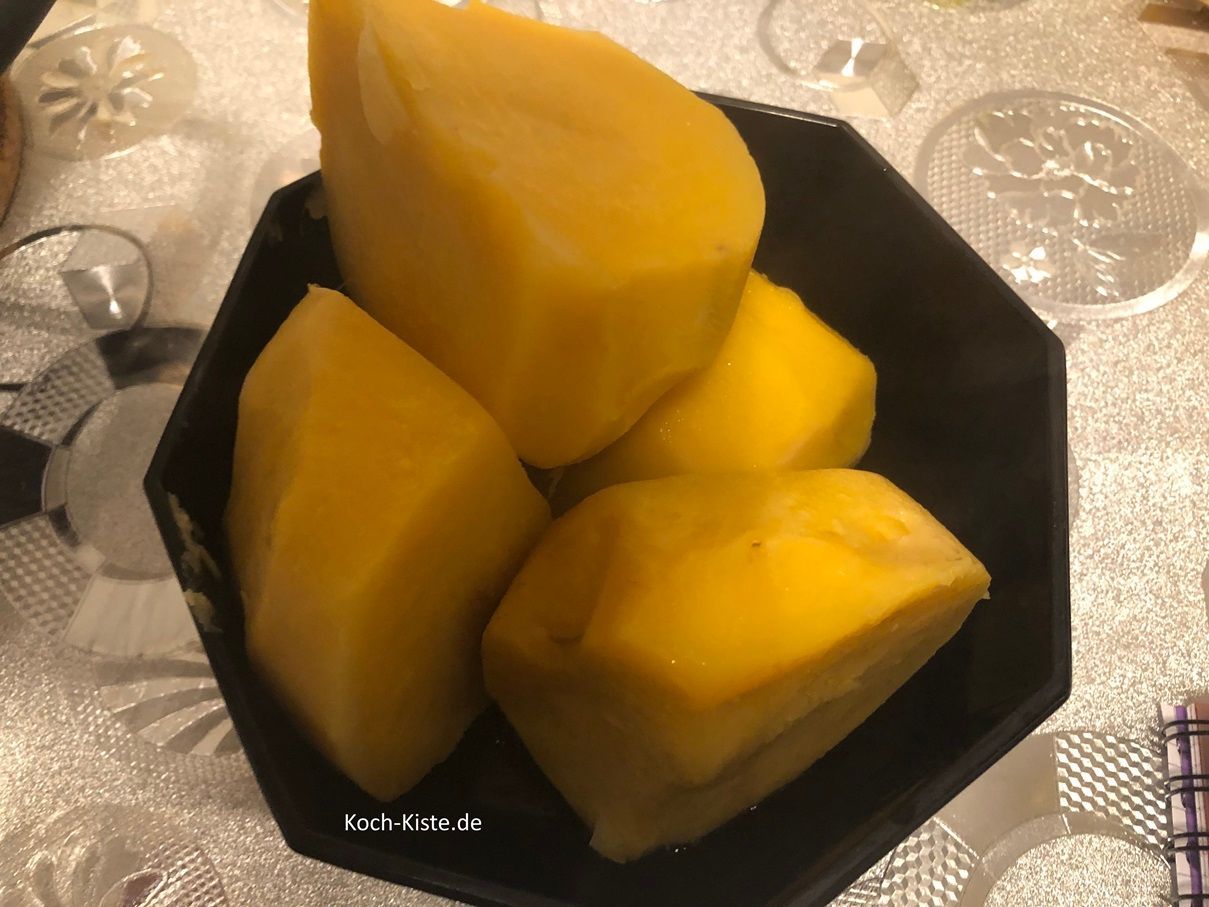 fülle die fertigen Steckrübenstücke in eine Schüssel