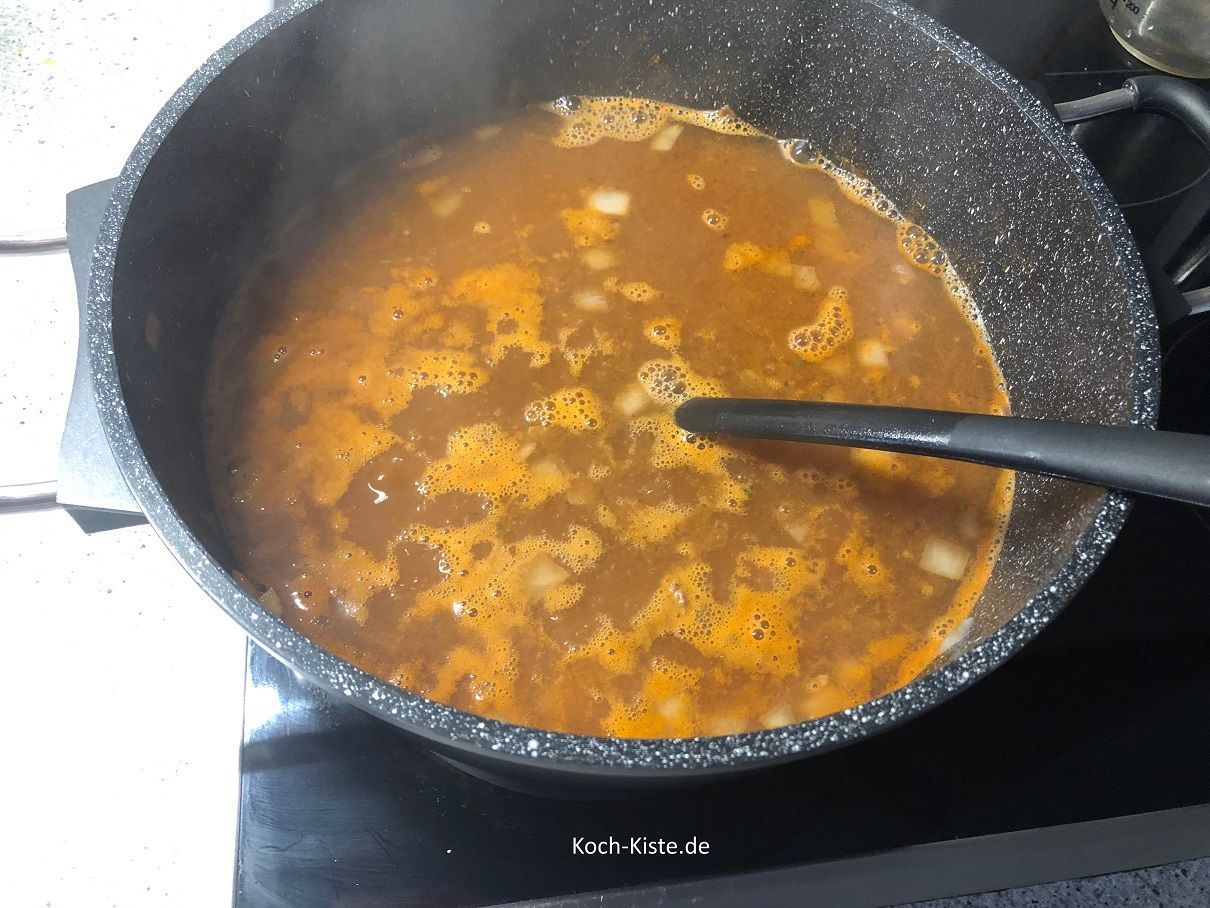 gebe in den Topf insgesamt 1800 Milliliter Wasser