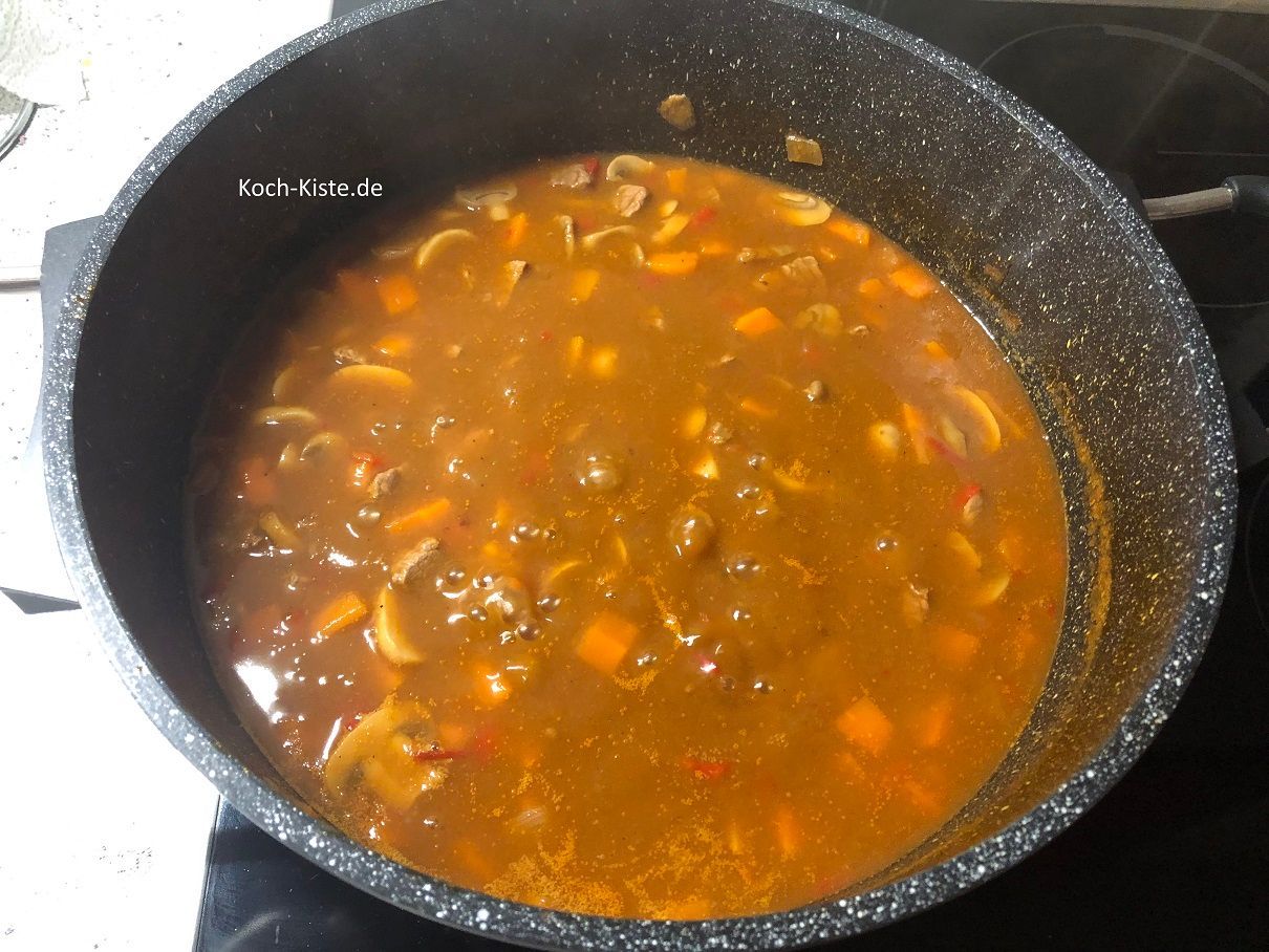 verrühre alles gleichmäßig und lasse alles 1 gute Stunde köcheln