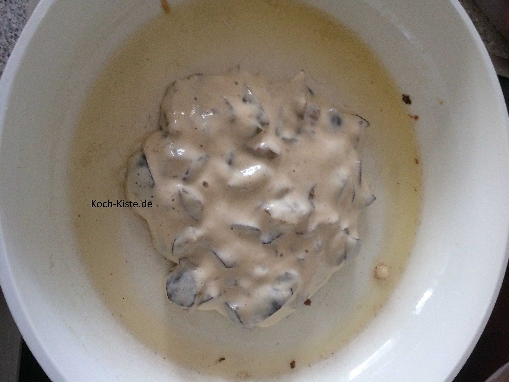 Teig in die Pfanne geben