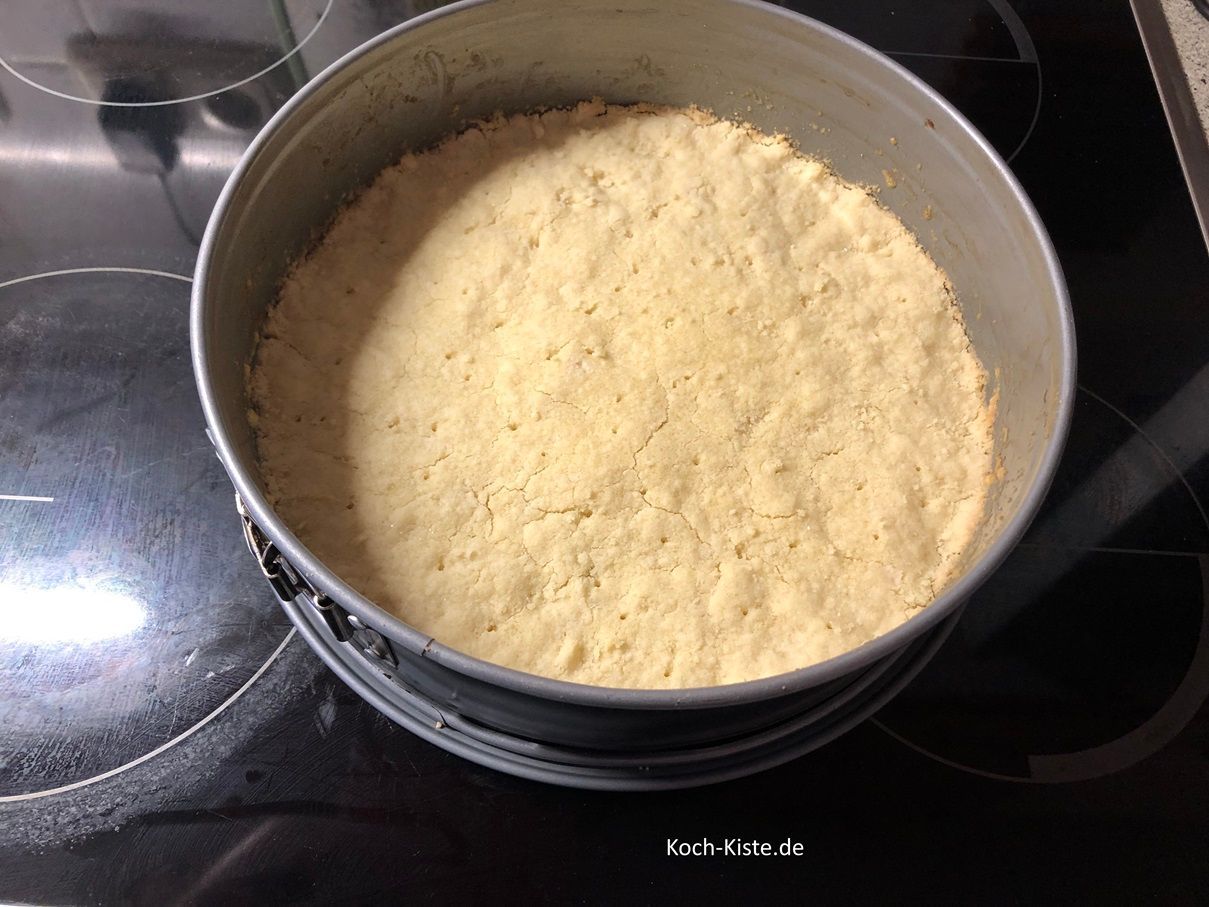 nehme nach 10 Minuten die Sprigform aus dem Backofen