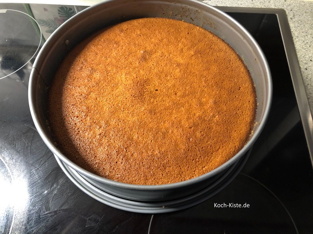 backe den Zimtkuchen 45 Minuten fertig