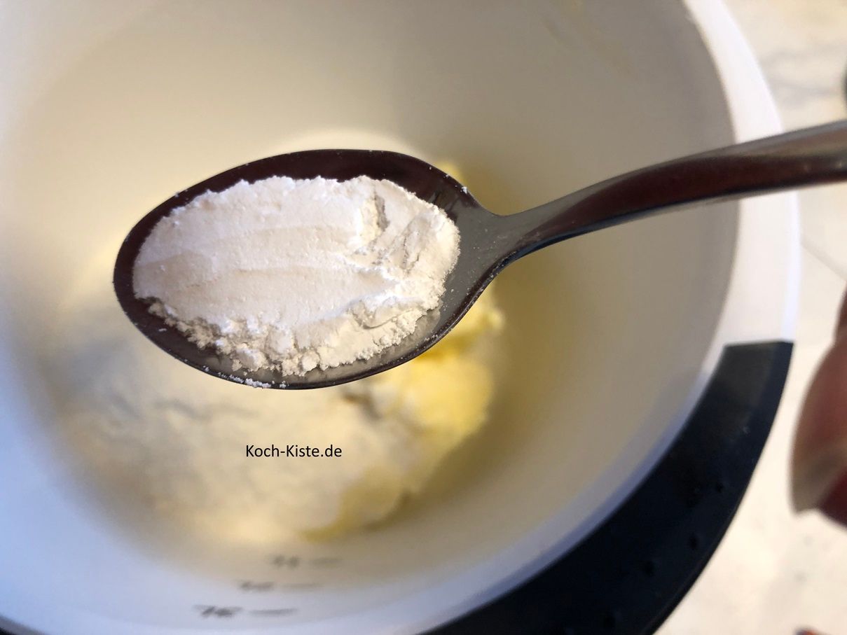 jetzt gebe 1 gestrichenen Teelöffel Backpulver hinzu