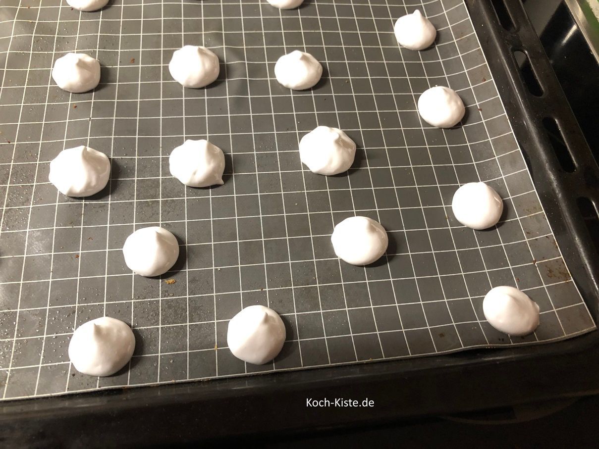 nach 1 bis 1.5 Stunden sind die Baiser getrocknet ( je nach Größe)