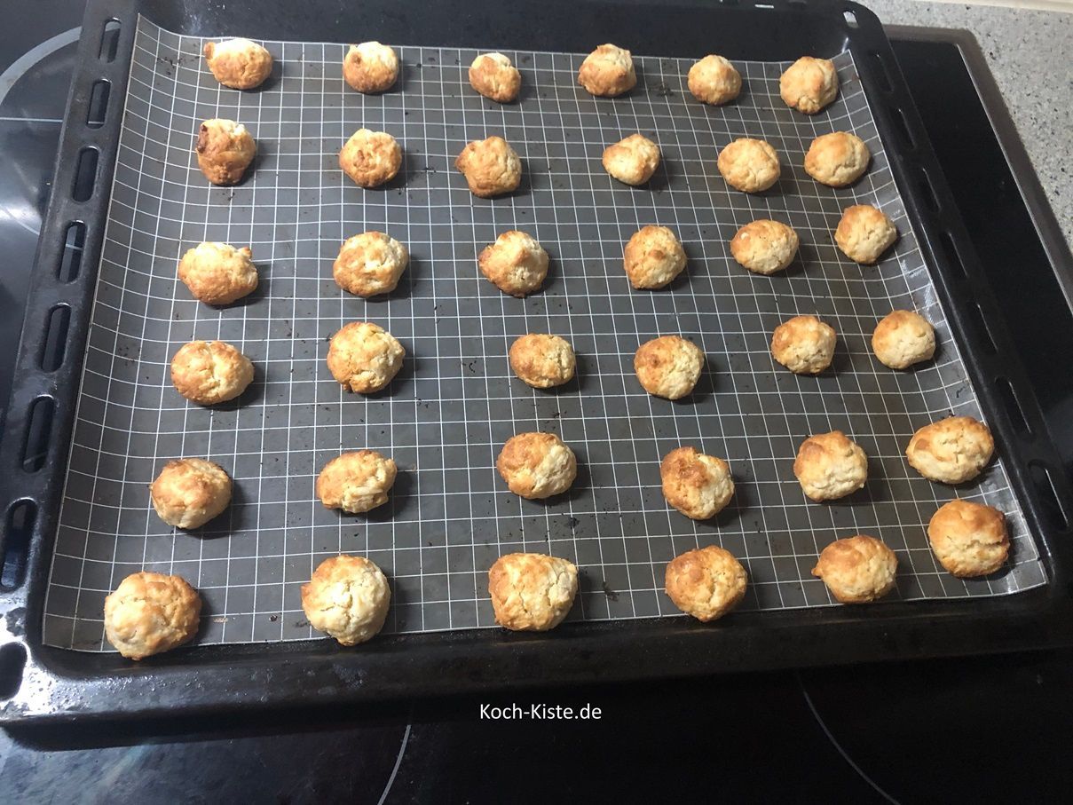 dann backe die Mandel Bomben für 10 - 11 Minuten