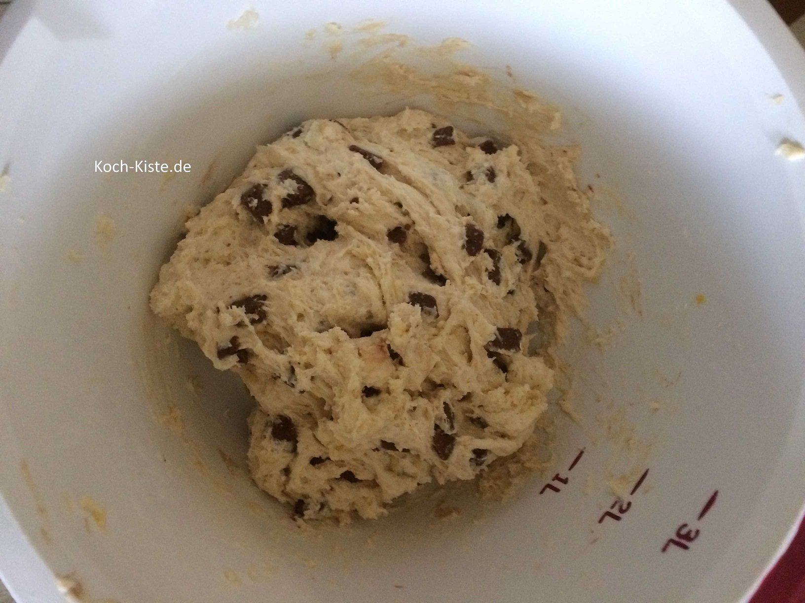 Zutaten zu einen Teig verkneten