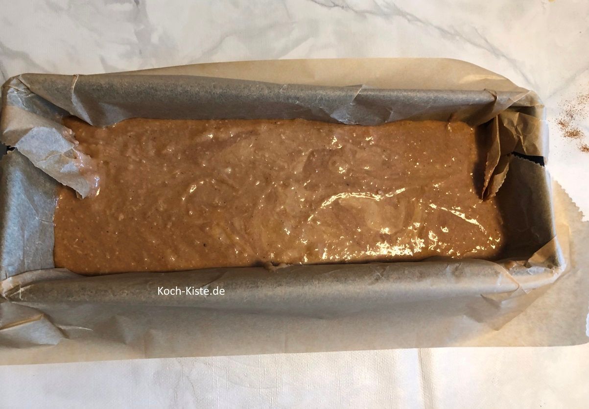 fülle den Teig in die Kastenform