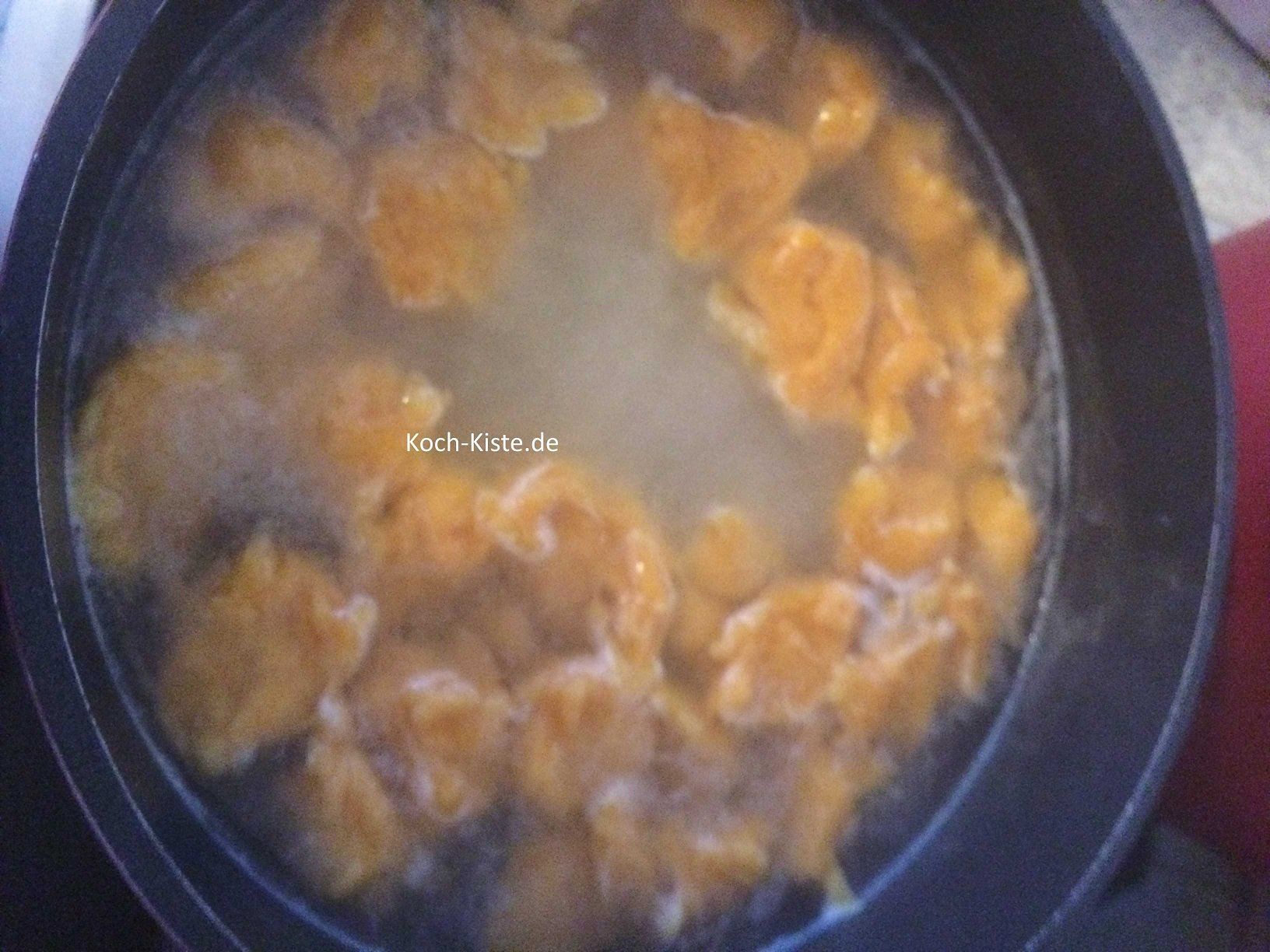 Süßkartoffel-Häufchen köcheln lassen