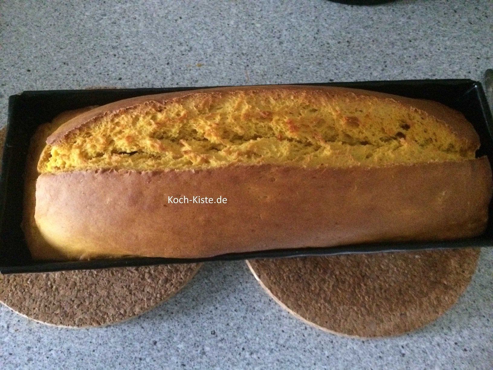 fertiges Hokkaido-Kürbis-Brot