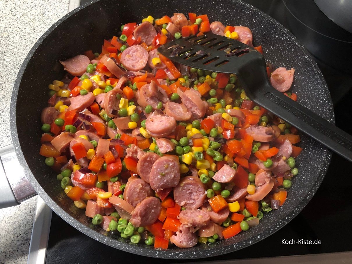 werden gleichmäßig untergerührt und angebraten