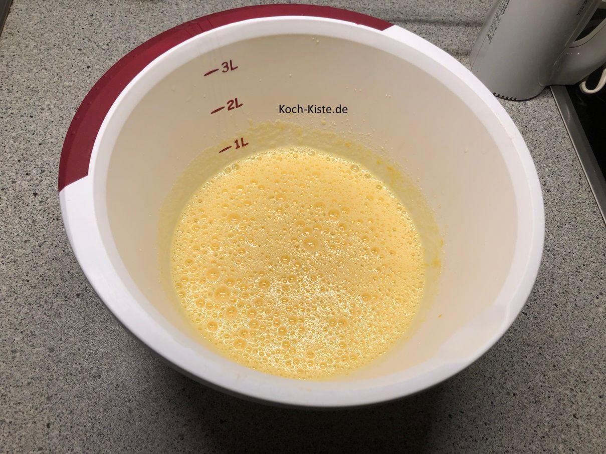 und verrühre alles mit dem Handrührgerät