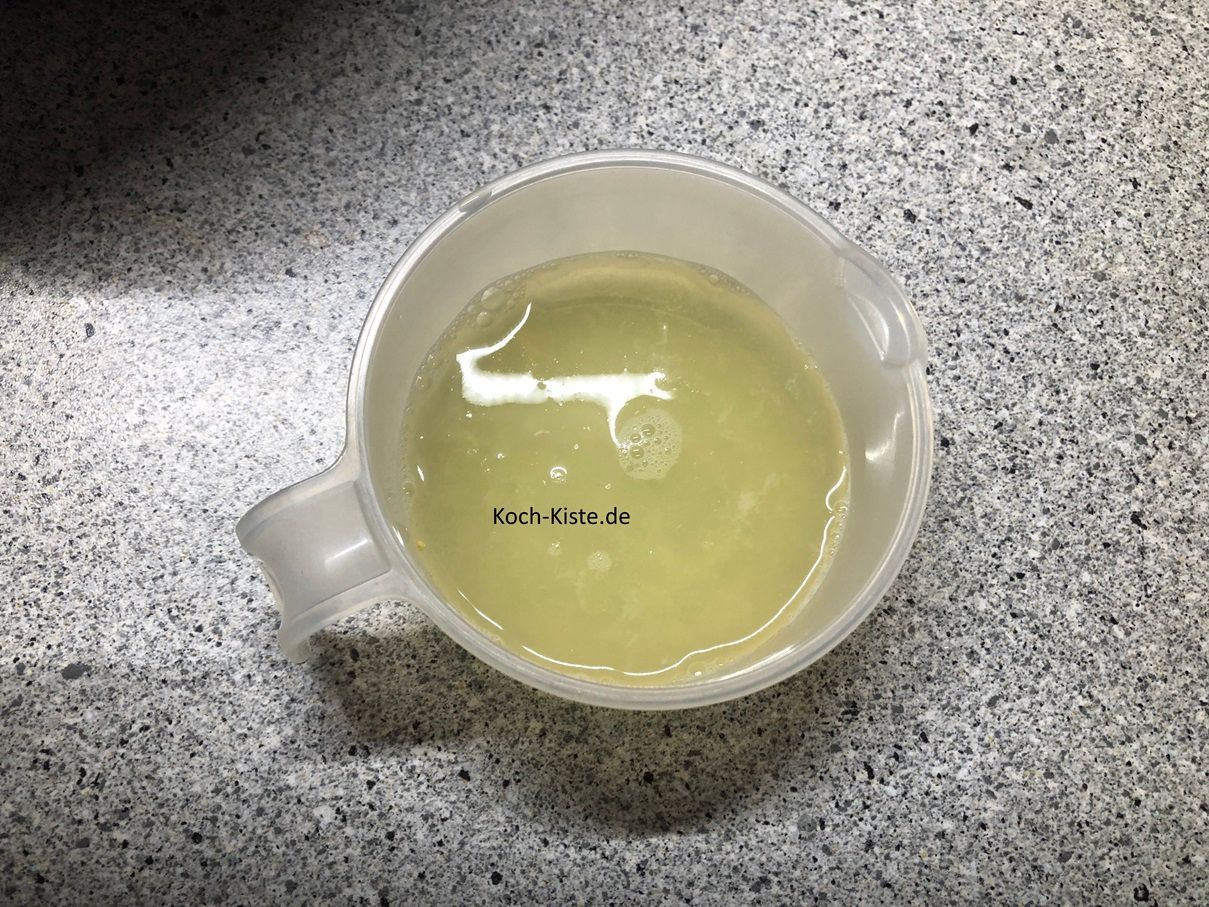 dann presse den Zitronensaft hinaus