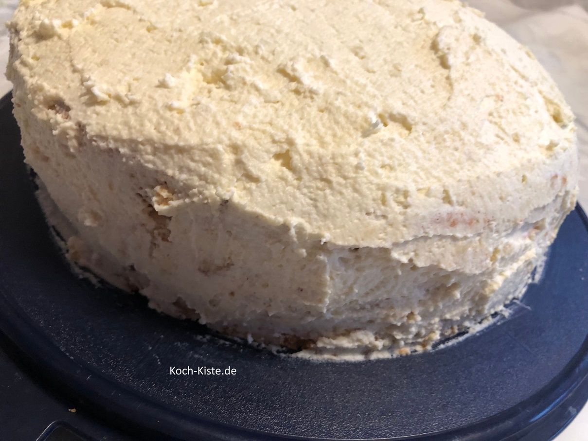 und die restliche Sahne wird am Rand verteilt