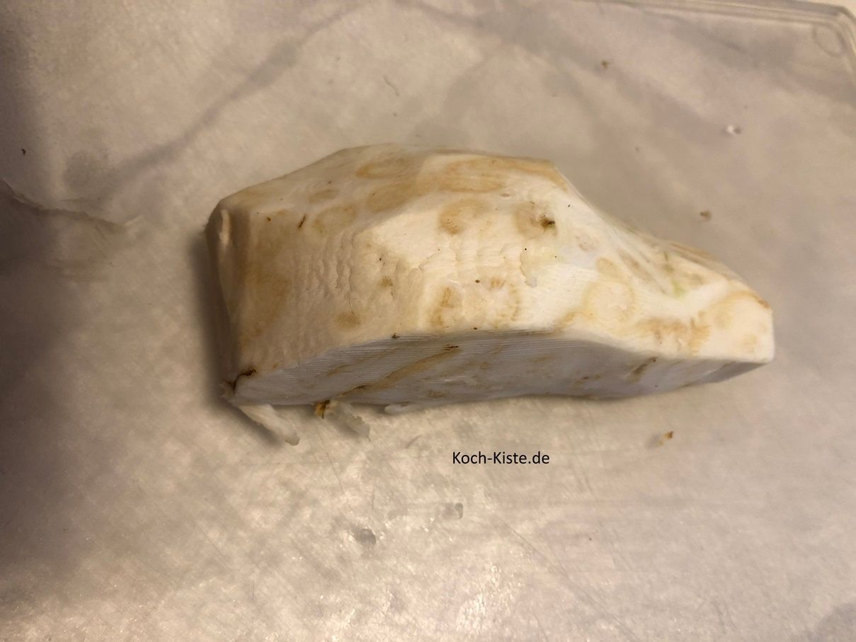 beginne damit das Selleriestück zu schälen