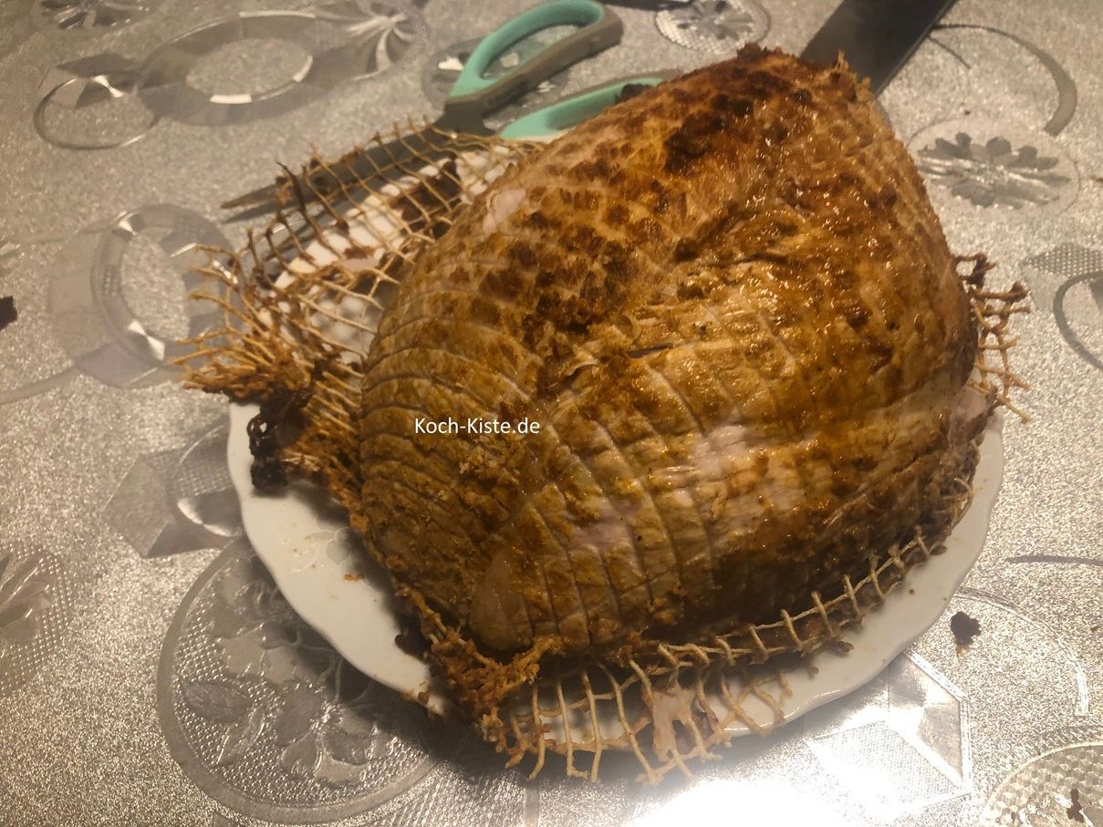 schneide das Netz auf und entferne es vorsichtig.