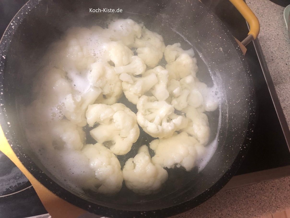 und den Blumenkohl zum Kochen bringen
