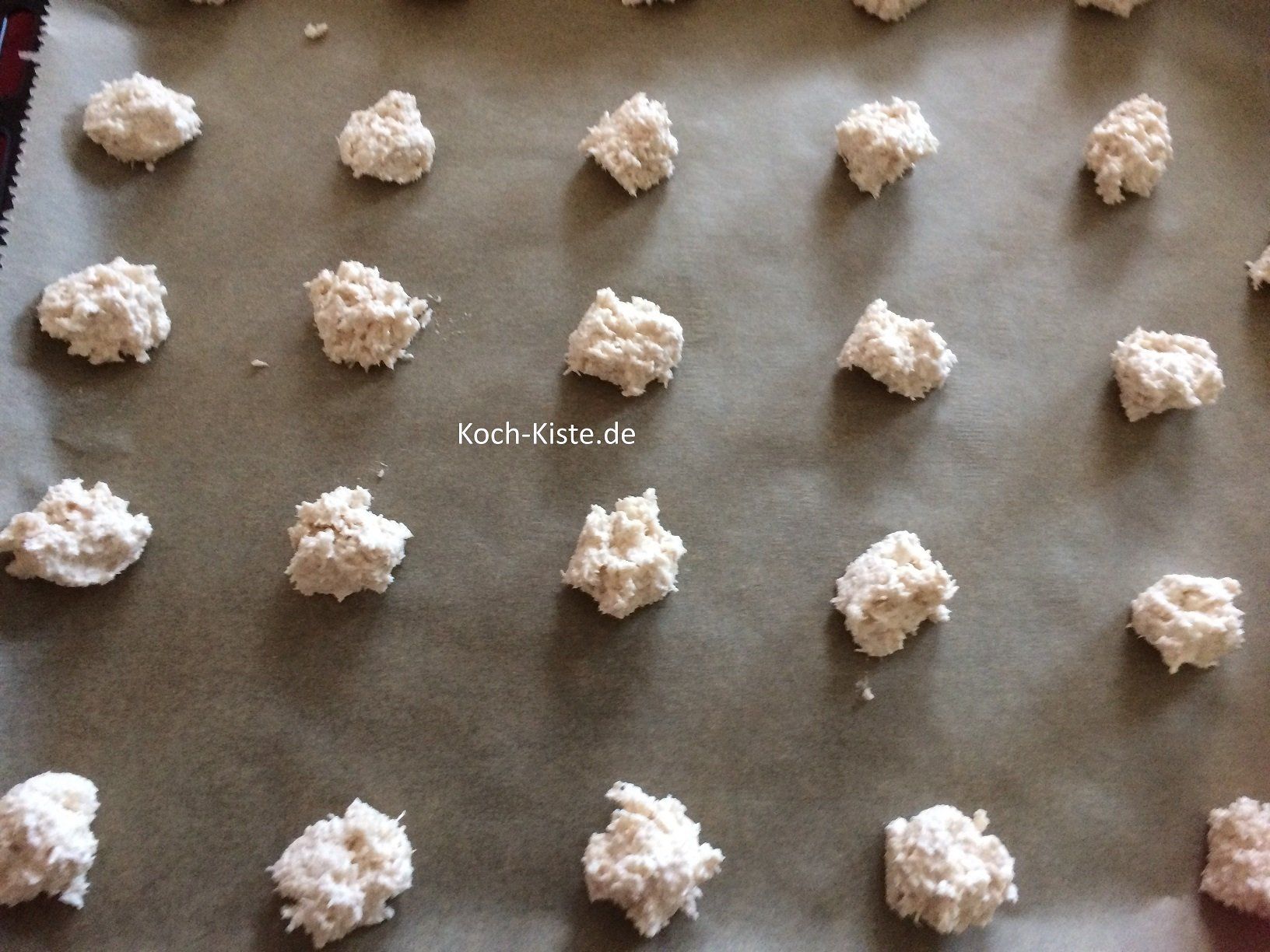 Teighäufchen auf das Backblech setzen