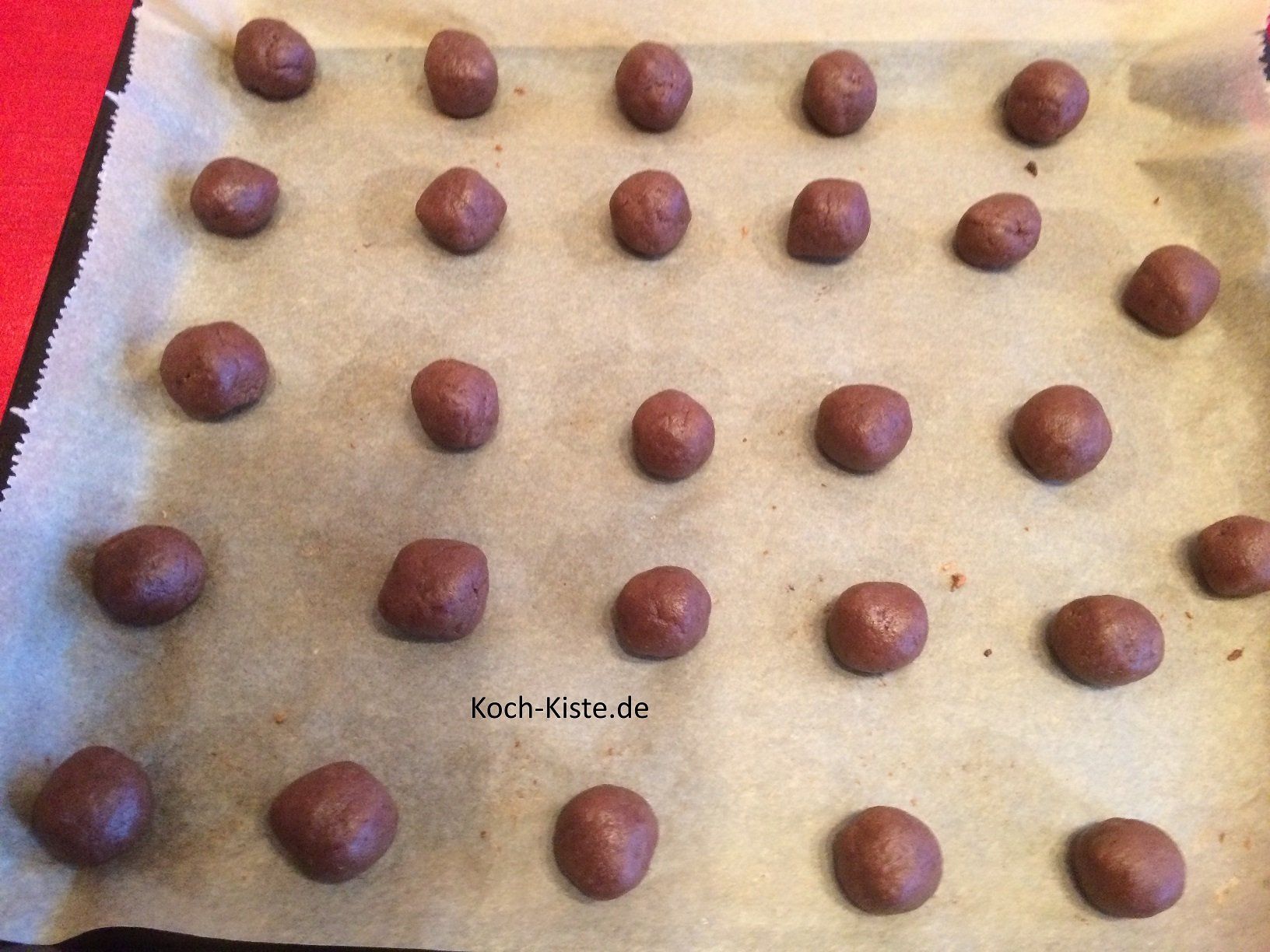 Teigkugeln auf das Backblech legen