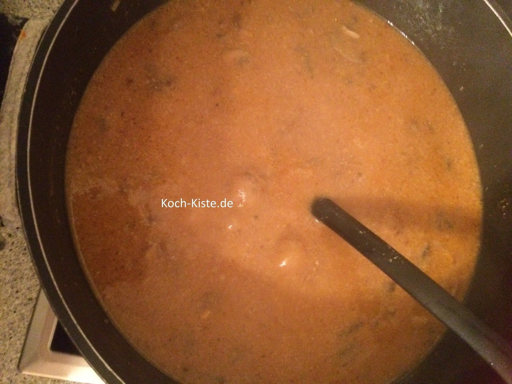 nach 1 Stunde Kochzeit die Schwarzbrotkrümel unterrühren