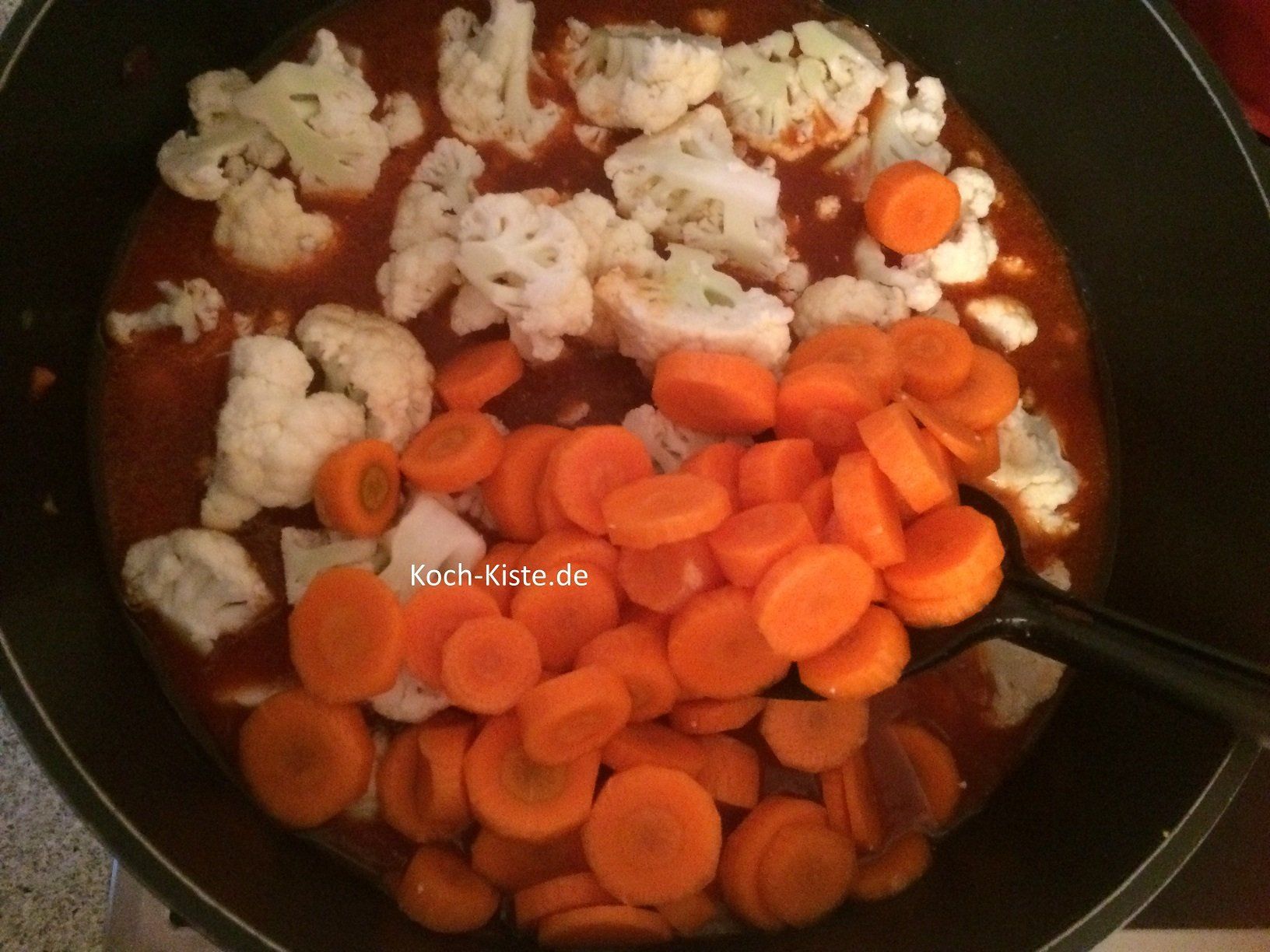 Blumenkohl  und Möhren dazu geben