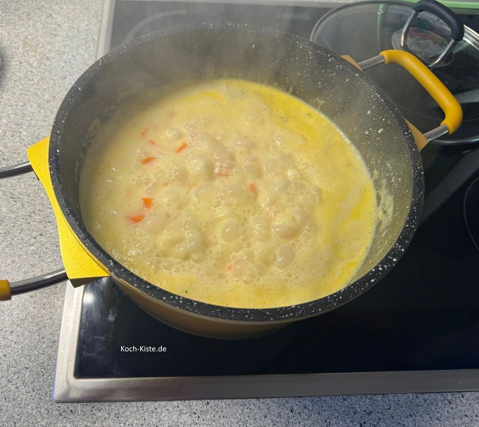 bringe alles zum Kochen, reduziere die Temperatur etwas und lasse alles 25 Minuten köcheln