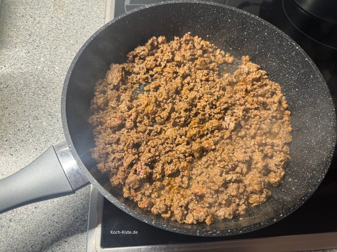 bis alles krümelig angebraten ist