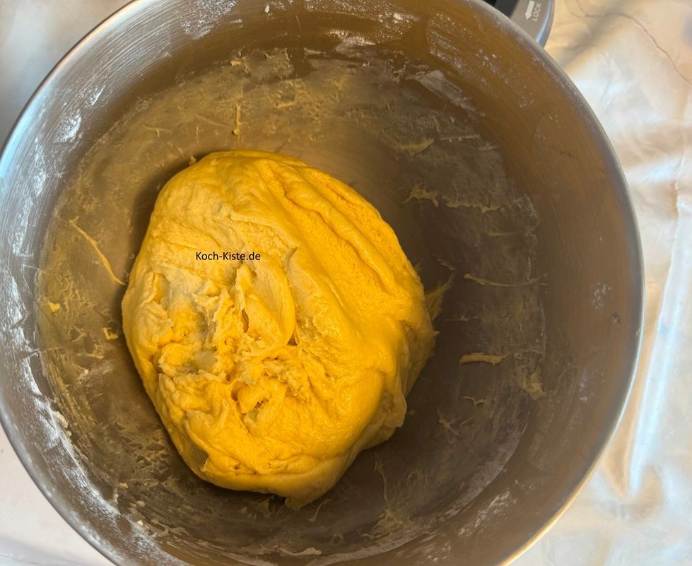 jetzt solltest Du einen elastischen Teig haben