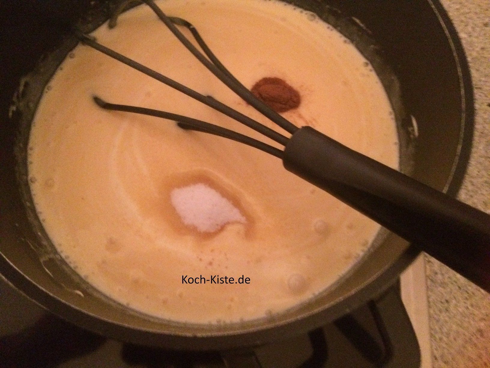 Zutaten in den Topf geben