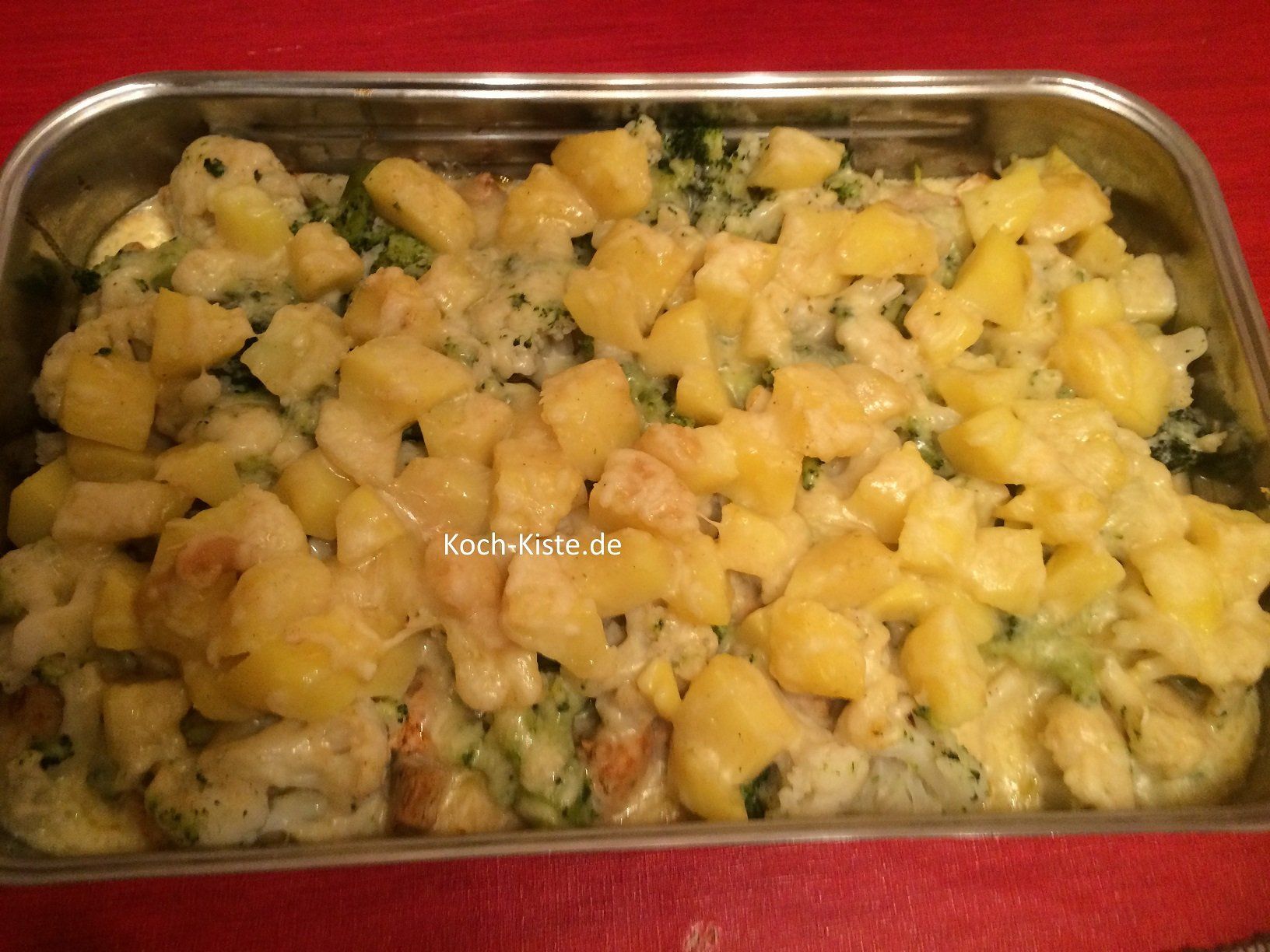 fertig gebackener Blumenkohl-Brokkoli-Putenbrust Auflauf