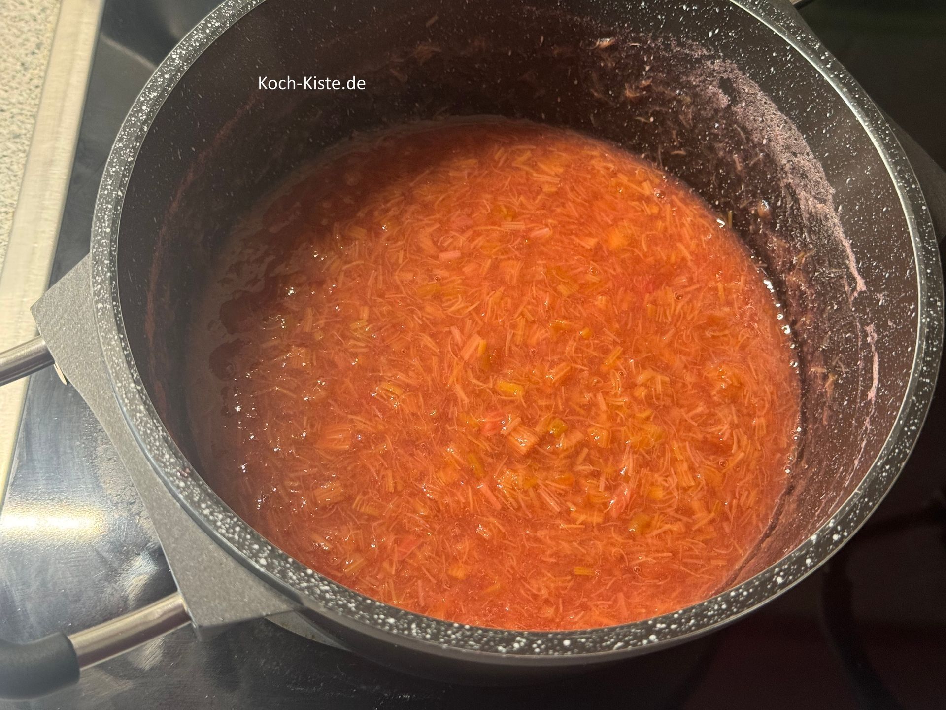 jetzt ist der Rhabarber weich gekocht