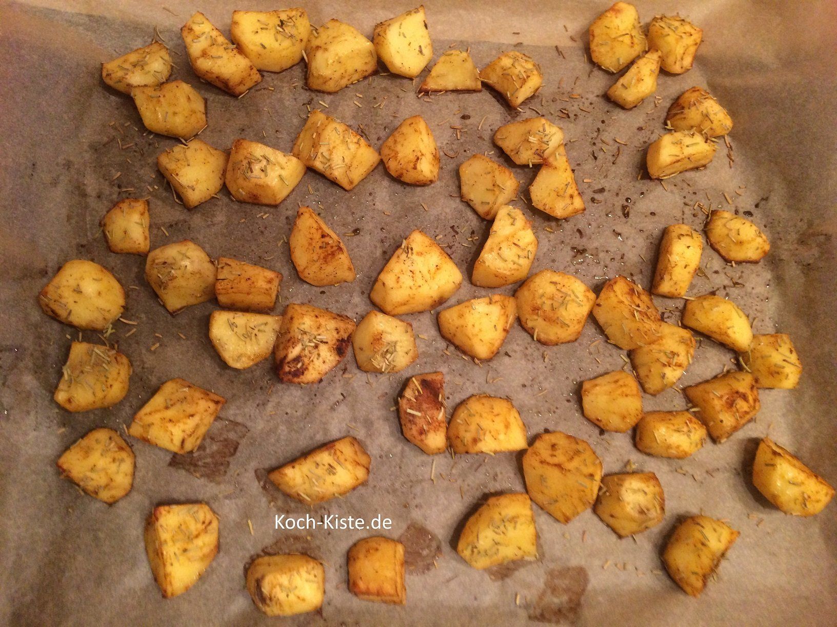 fertig gebackene Kartoffelstücke