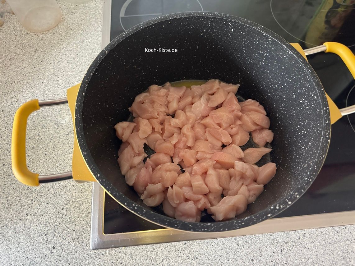 dann gebe die Fleischstücke hinein