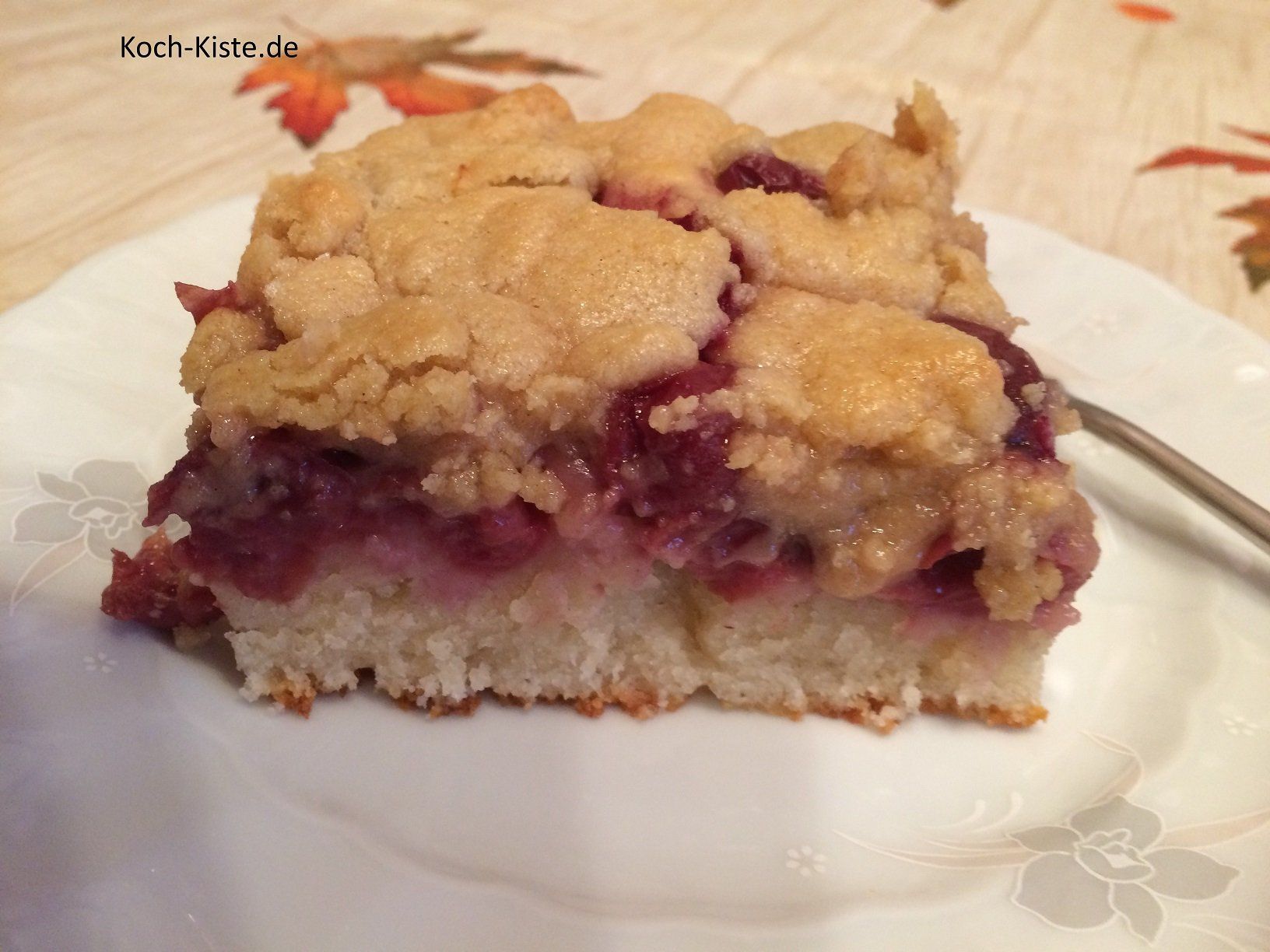 Kirsch-Kuchen mit besonderer Streusselschicht