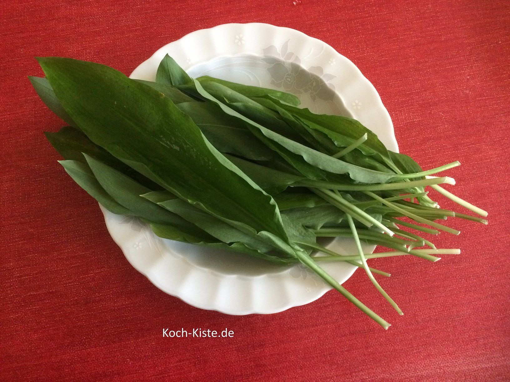 Bärlauch abspülen und trocken schütteln