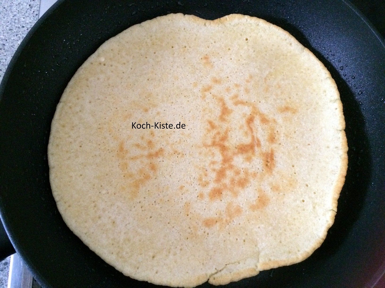 Pfannkuchen wenden und weiter braten