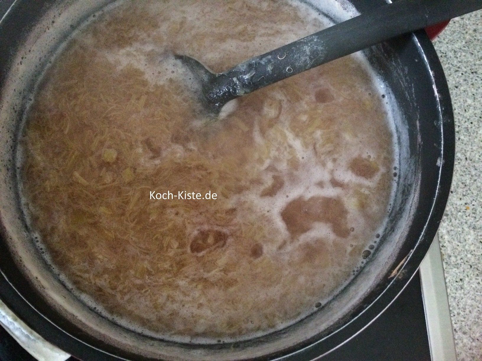 bringe den Rhabarber zum Kochen