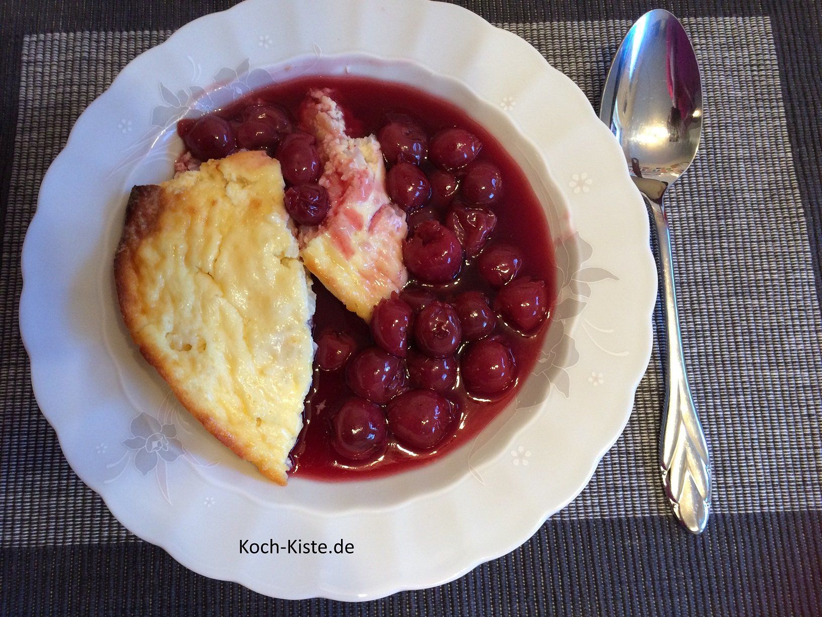 Milchreis-Auflauf mit Kirschsoße