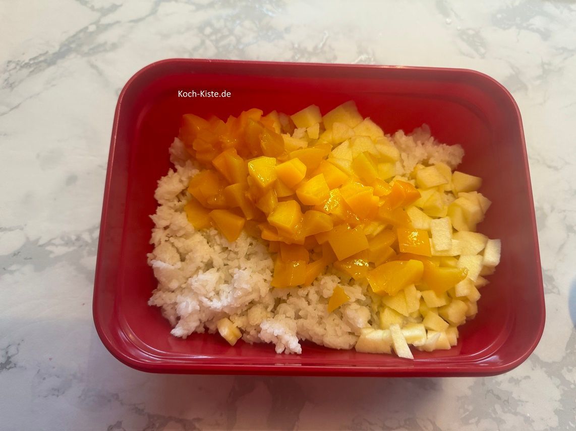 gebe auch die Pfirsichstücke mit in die Reisschüssel