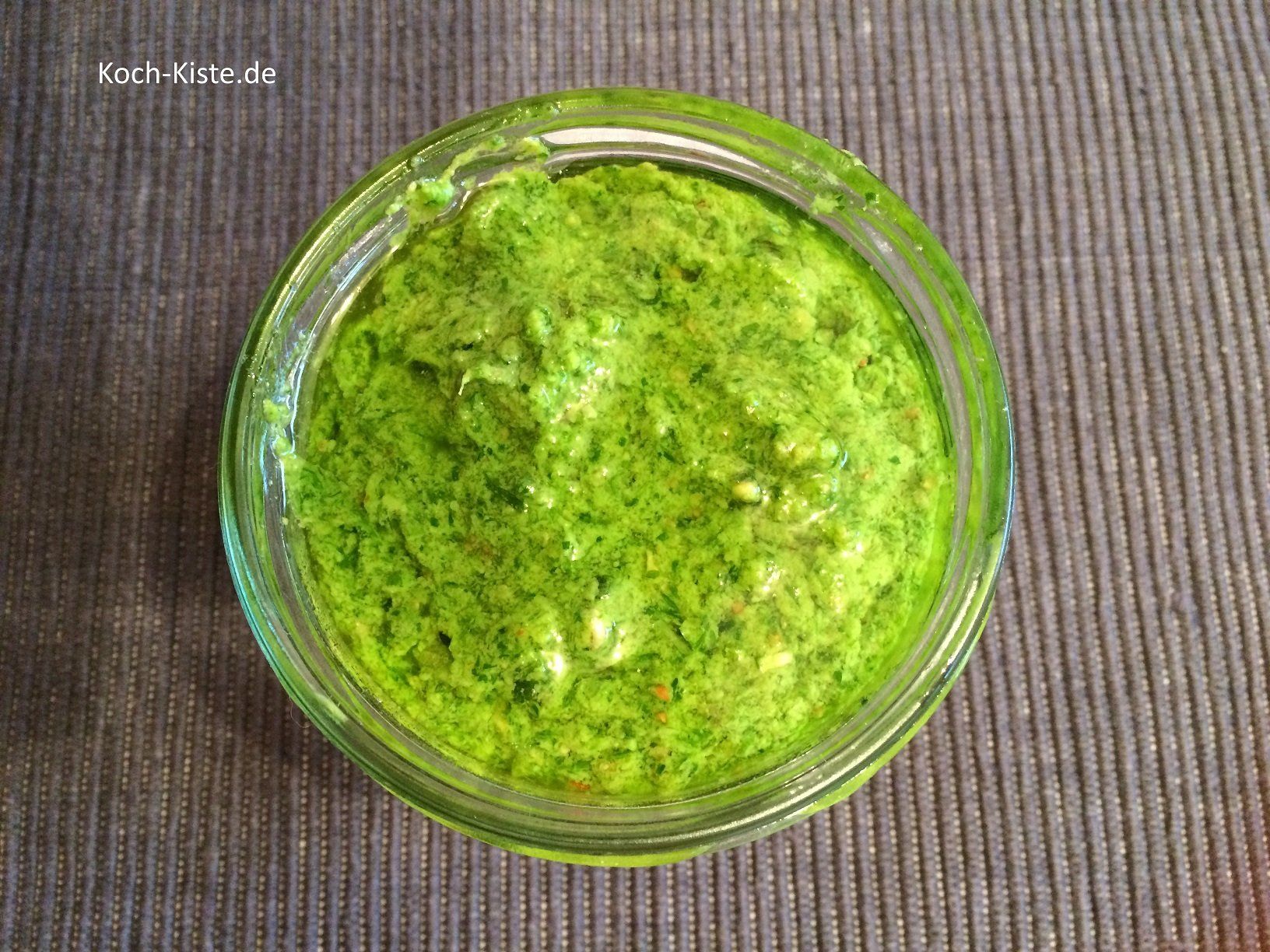 fertiges Schnittlauch -Pesto