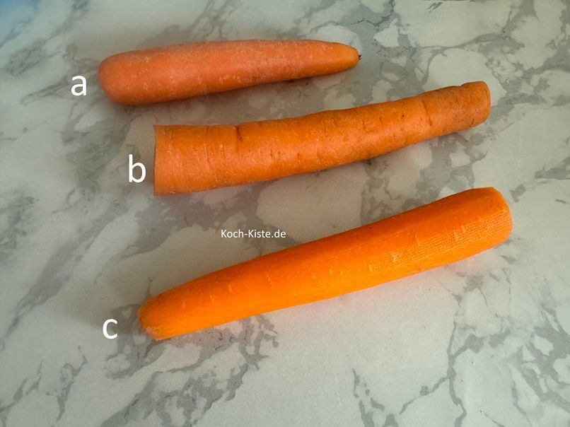 beginne mit den Wurzeln :lege sie auf ein Schneidebrett (a), entferne oben und unten ein Stück (b) und schäle sie (c)