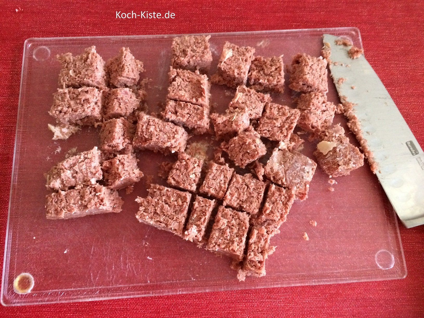 Corned Beef in Stücke schneiden