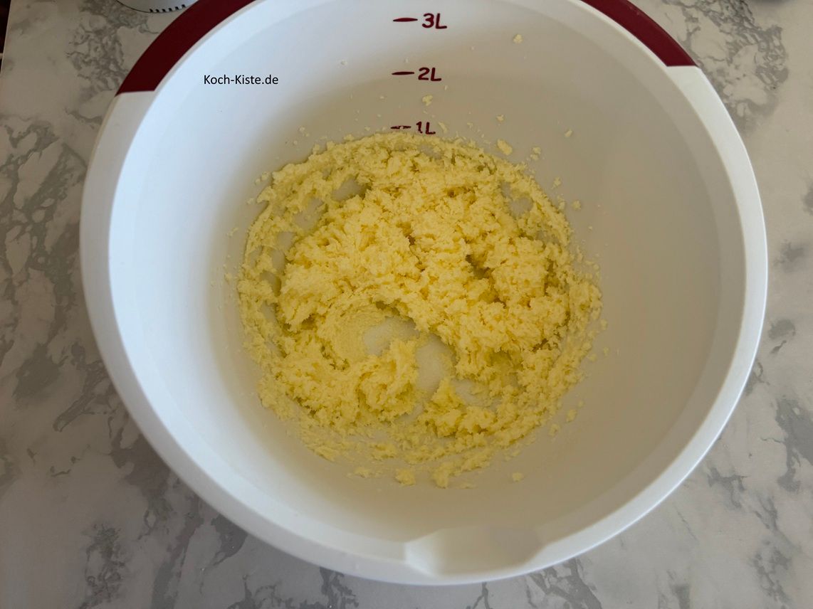 verrühre alles mit dem Handrührgerät