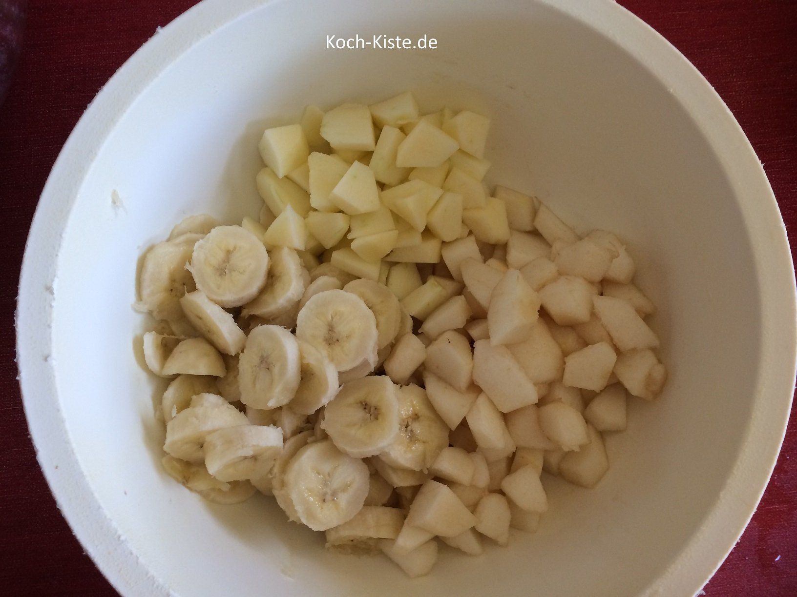 Obst putzen und klein schneiden