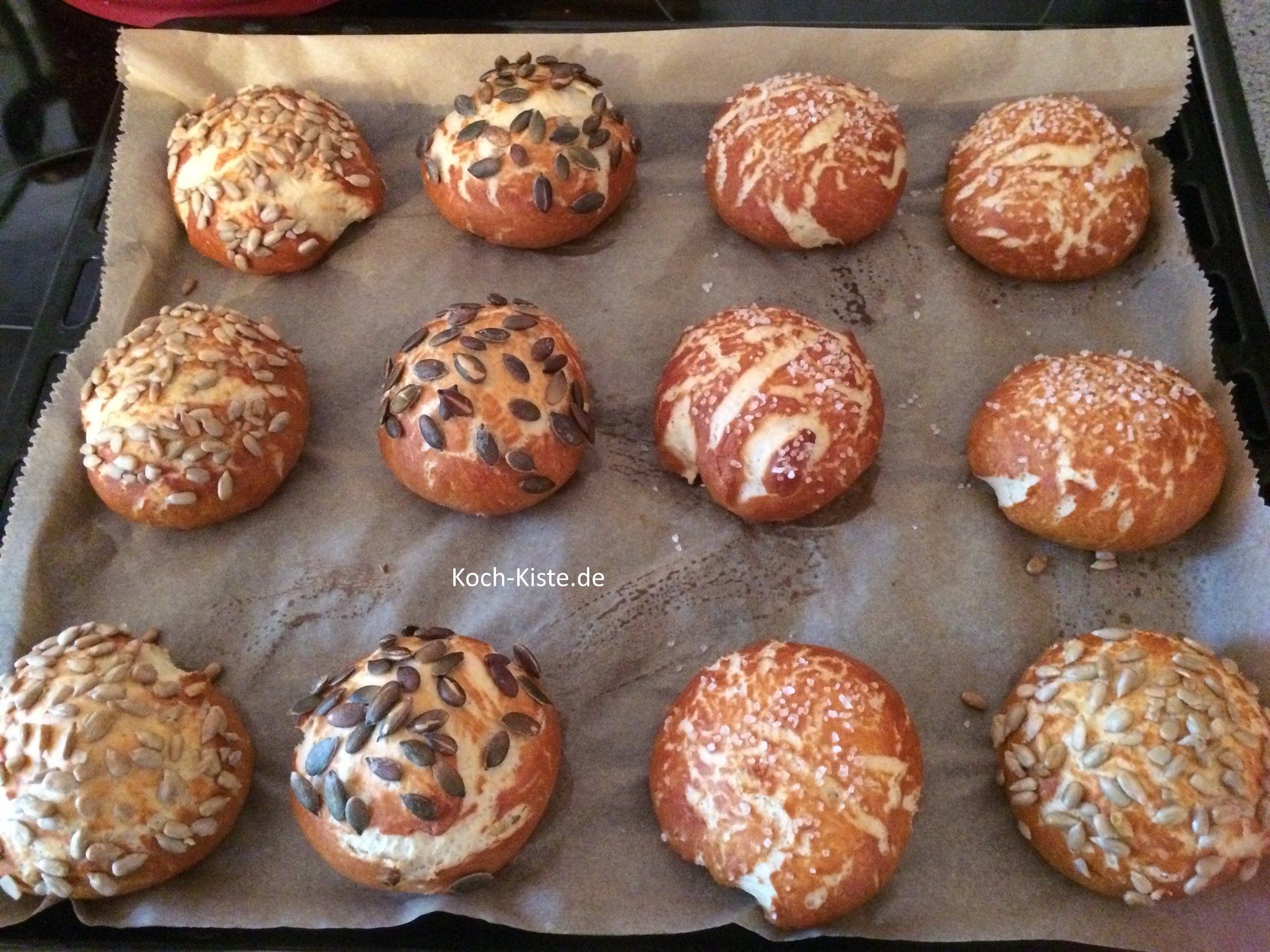 Laugenbrötchen mit Körner