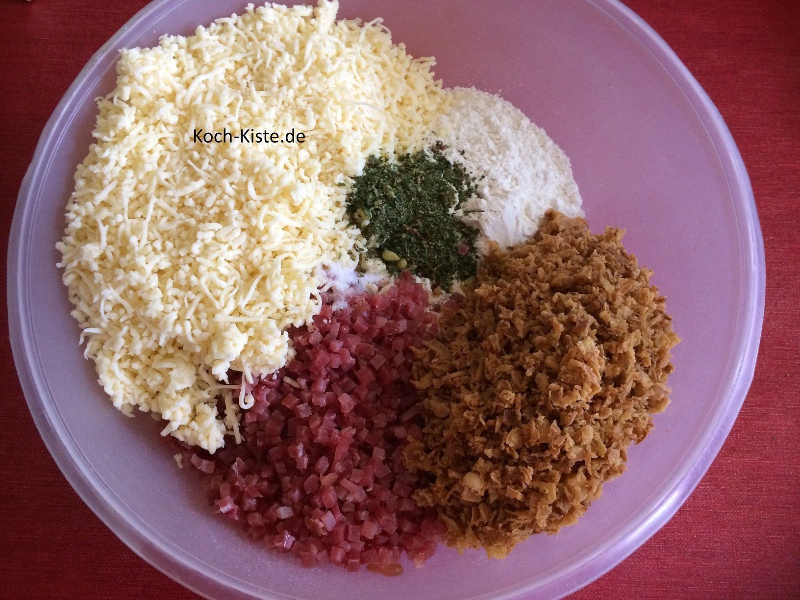 Zutaten in eine große Rührschüssel geben