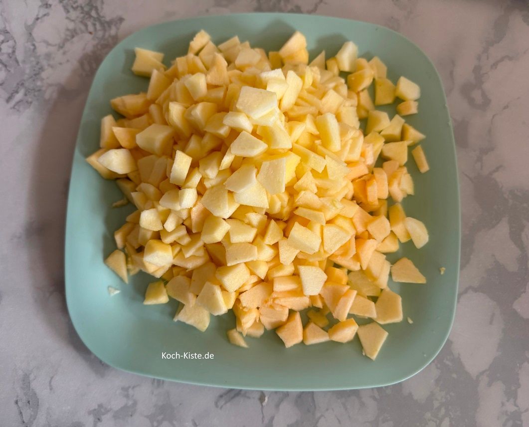 wiederhole die Schritte bis alle Äpfel klein geschnitten sind