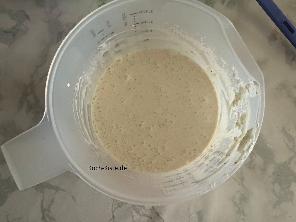 verrühre alles mit einem Schneebesen