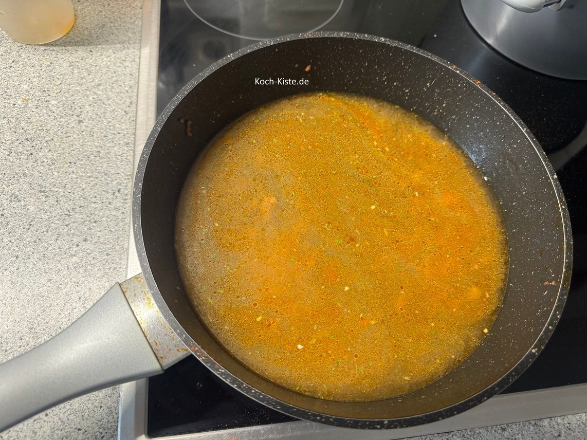 jetzt gieße die Brühe mit in die Pfanne