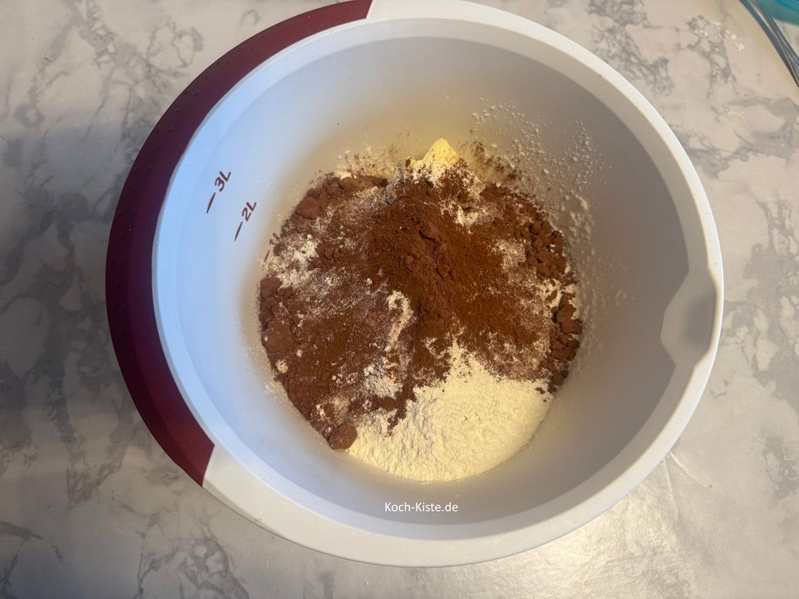 jetzt gebe 2 gute Esslöffel Back -Kakao ( kein Nesquik) dazu